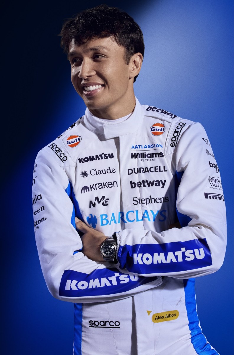 Shot_06_Alex_Race_Suit_-26_Helmet_532_HR_RGB_3esXsJaO_20260203102447