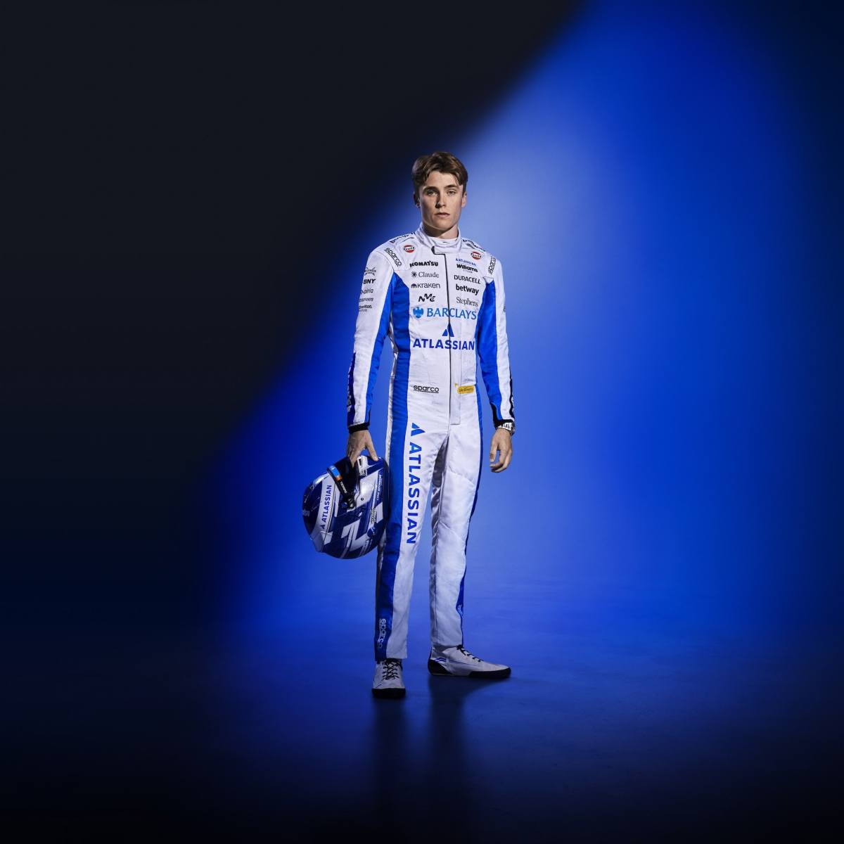 Shot_07_Luke_Race_Suit_-26_Helmet_352_V06_q99O23N4_20260203100904