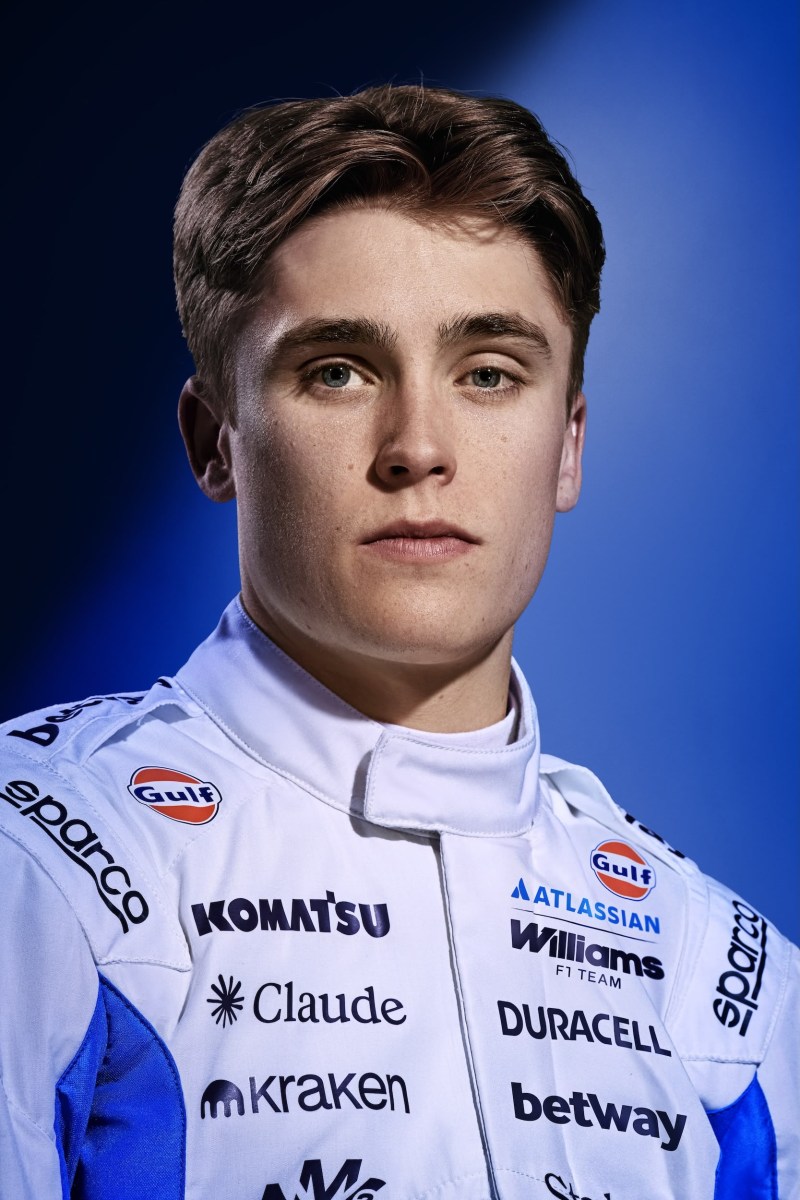 Shot_07_Luke_Race_Suit_-26_Helmet_422_V09_cLpe3OW0_20260203100904
