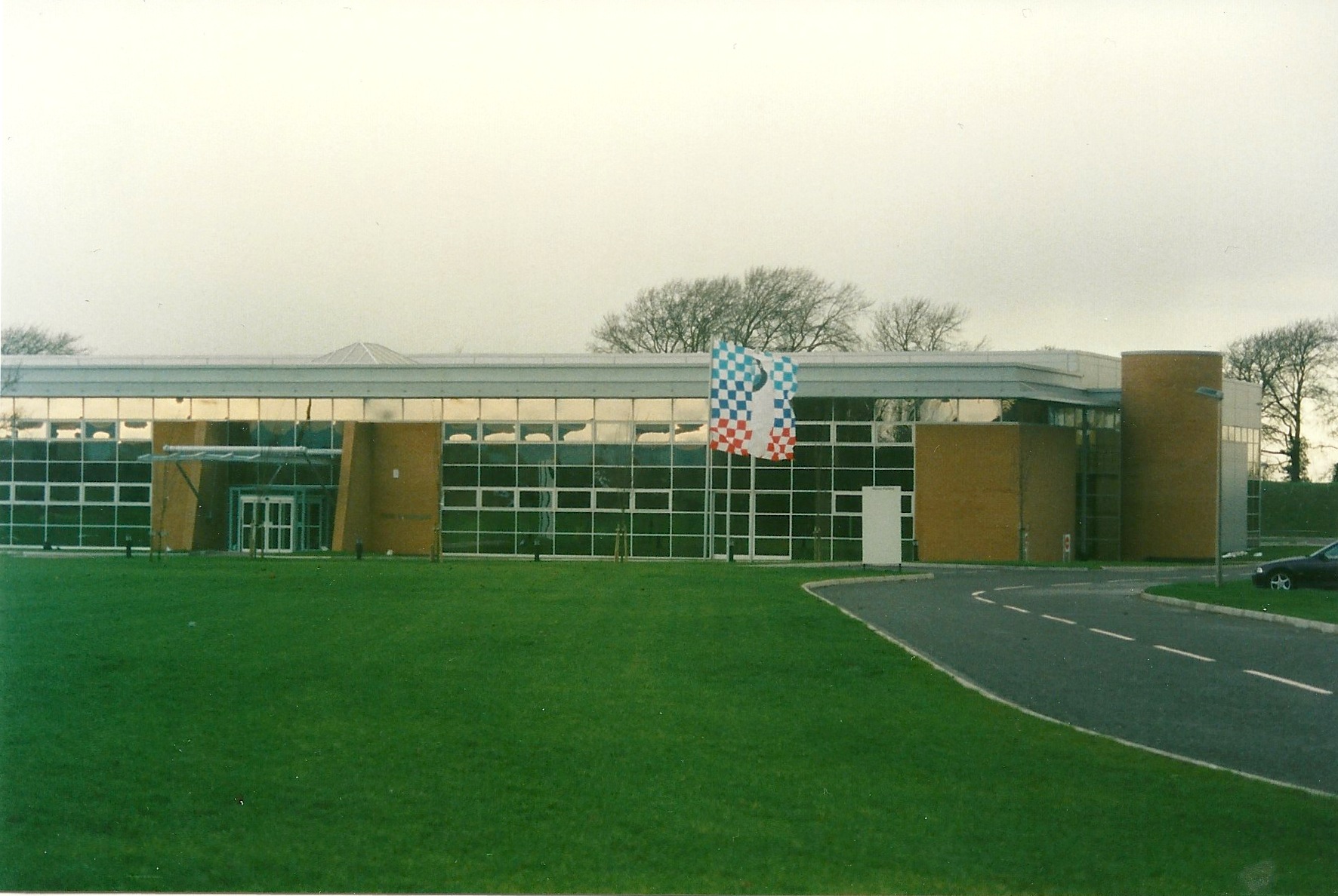 Building_the_WilliamsF1_Conference_Centre_and_Museum3445040028112525704