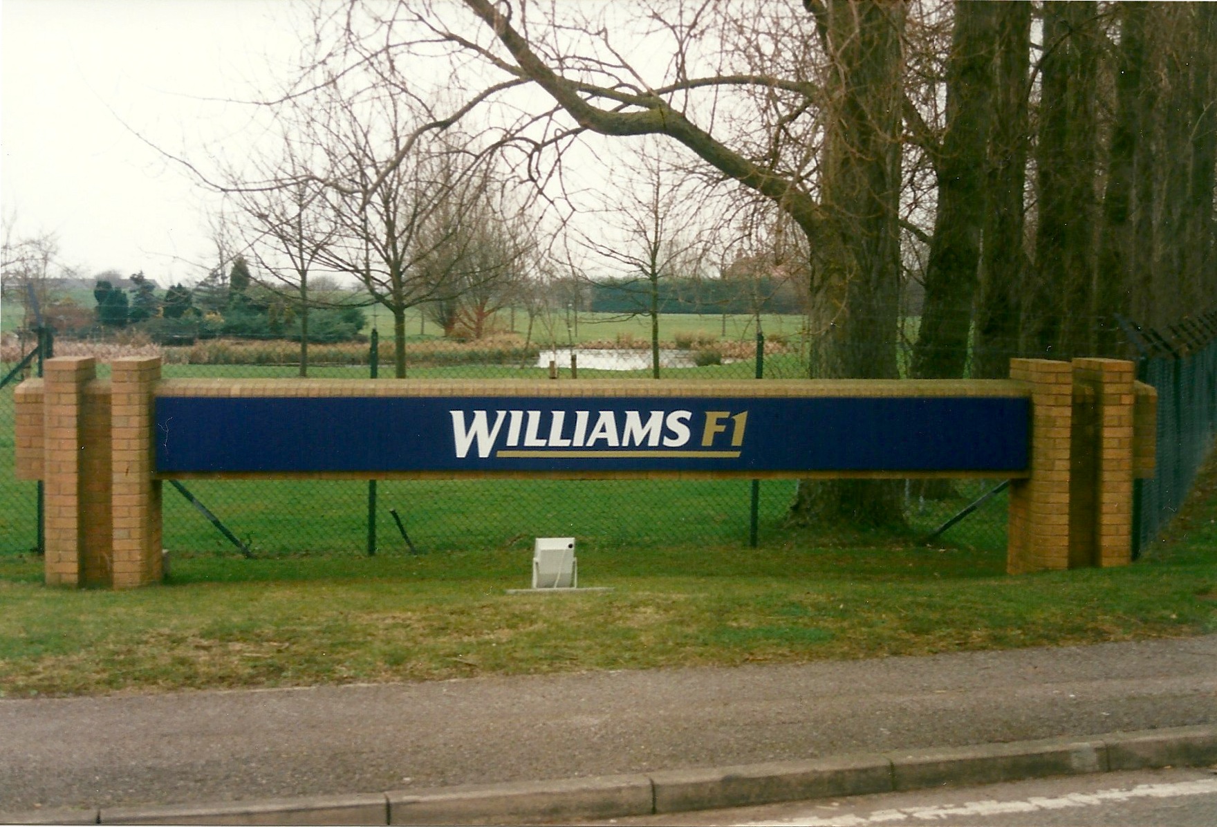 WilliamsF1_Factory,_Grove,_Oxfordshire644355953681872064