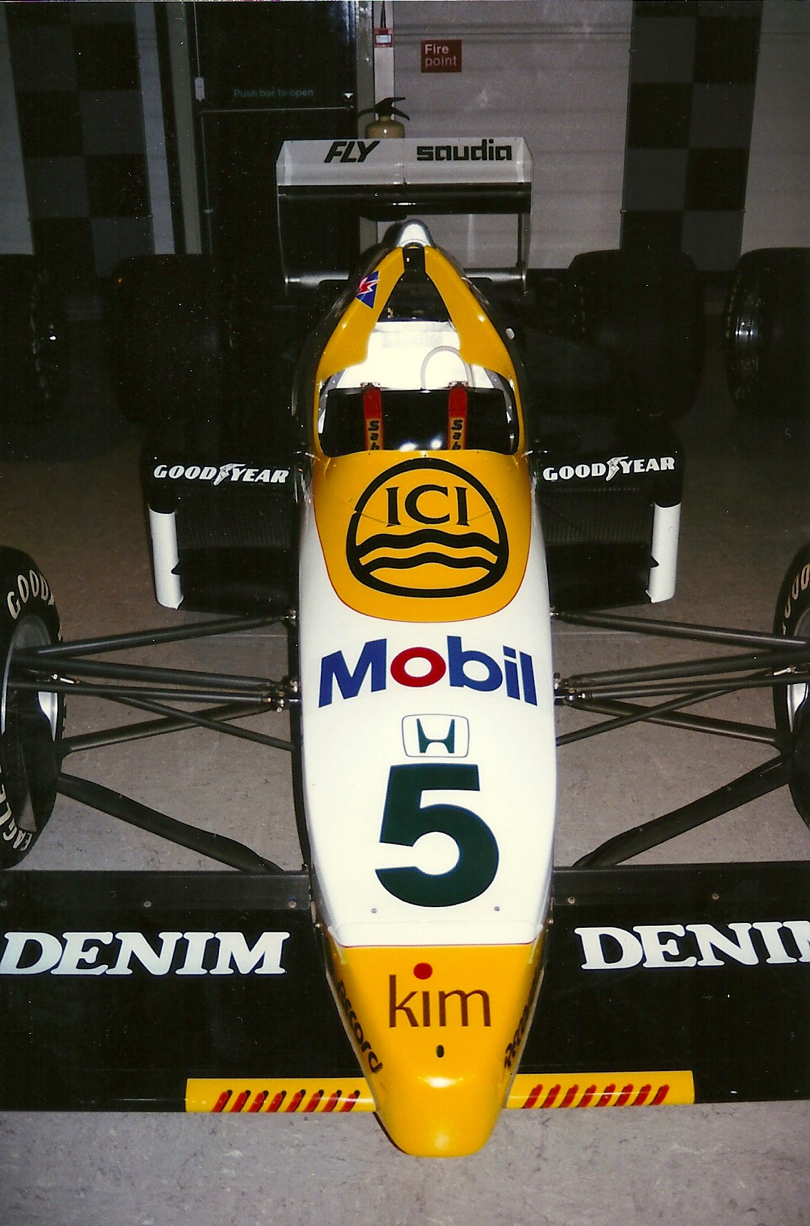 WilliamsF1_Factory_and_Museum,_Didcot1535046952885447492