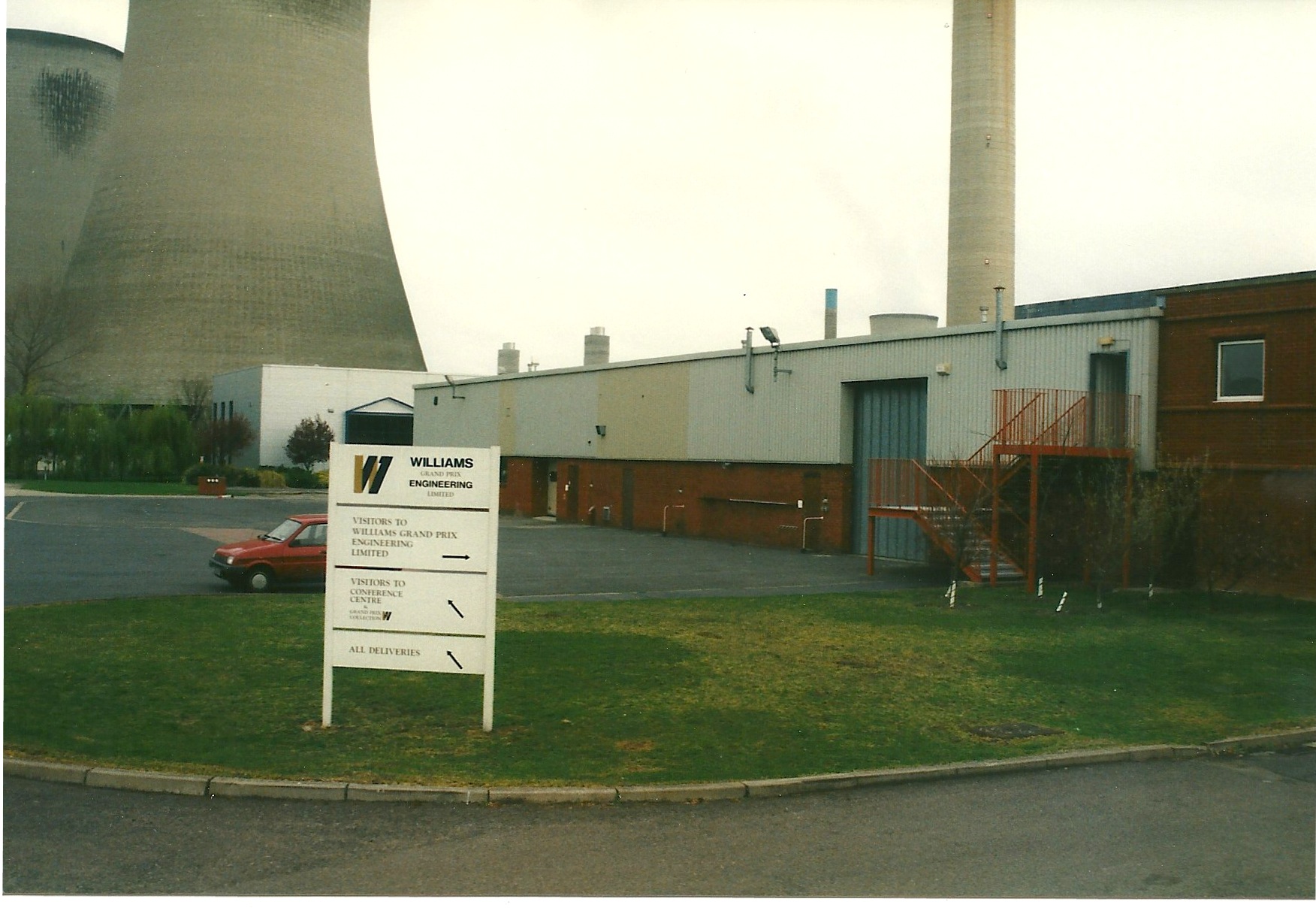 WilliamsF1_Factory_and_Museum,_Didcot4017152759869782988