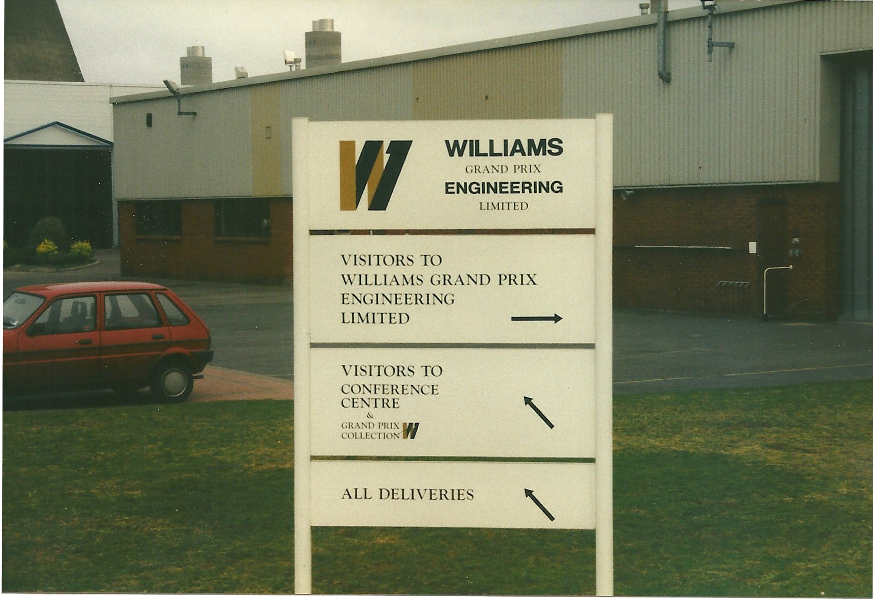 WilliamsF1_Factory_and_Museum,_Didcot489909402488094535