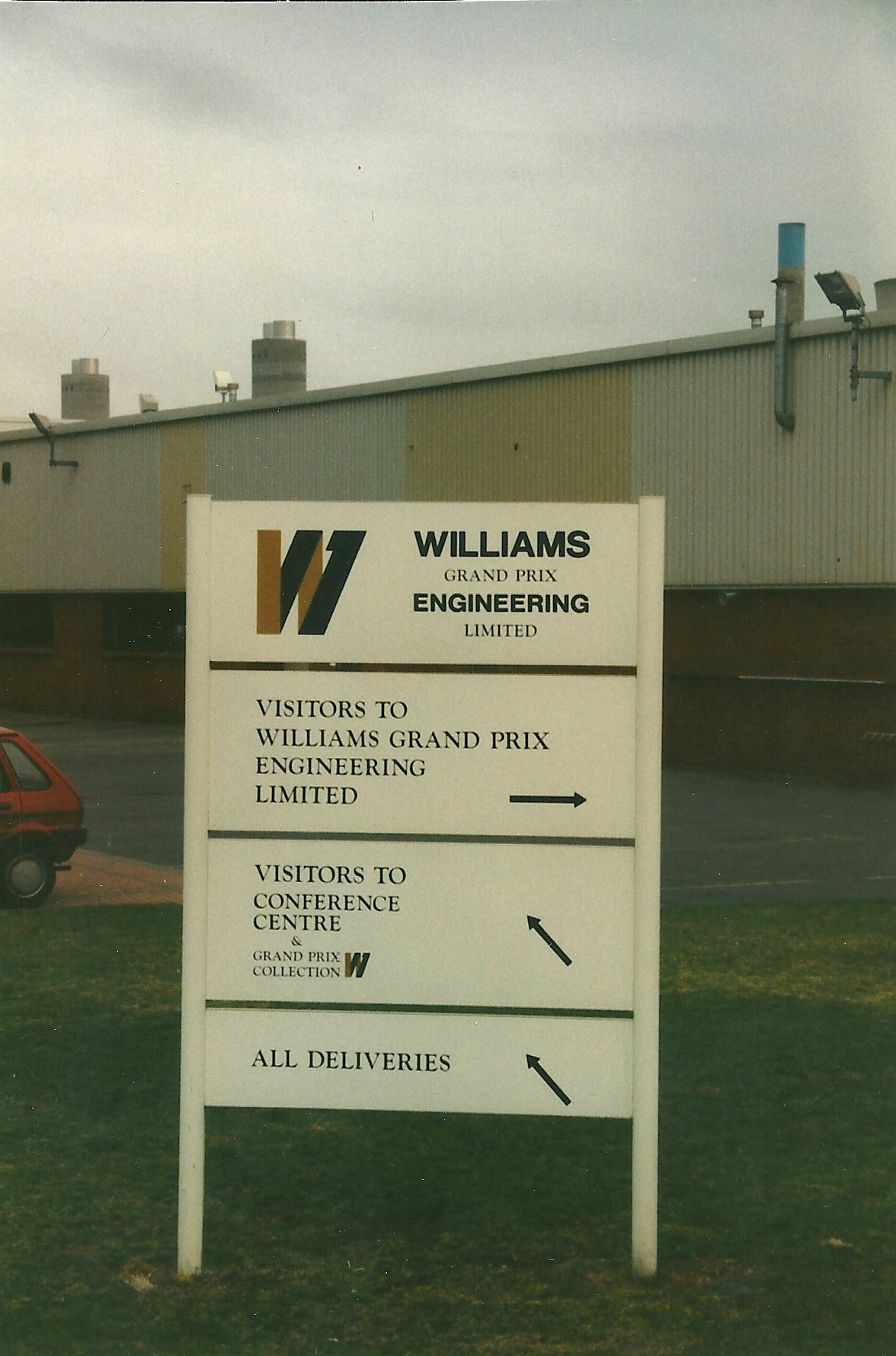 WilliamsF1_Factory_and_Museum,_Didcot6411217417664596868
