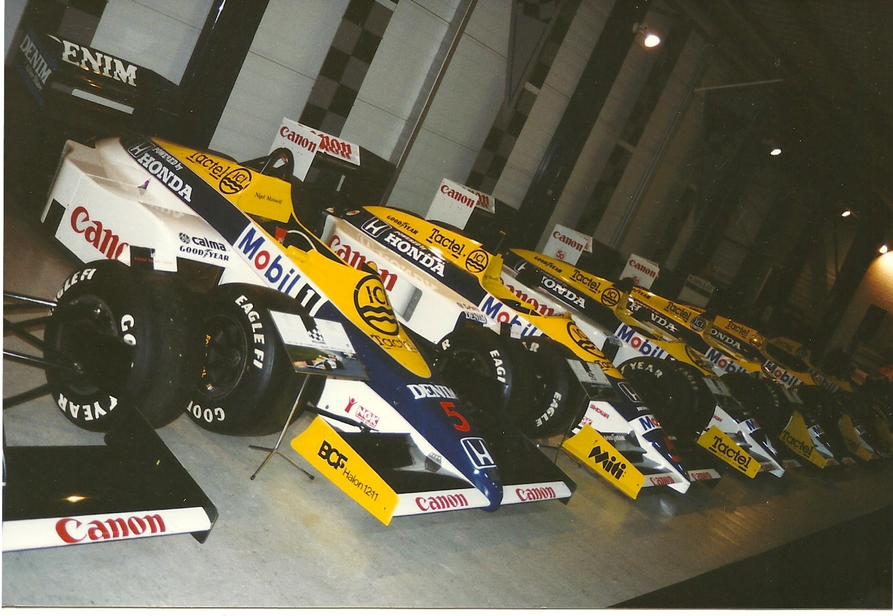 WilliamsF1_Factory_and_Museum,_Didcot6604184932961716485