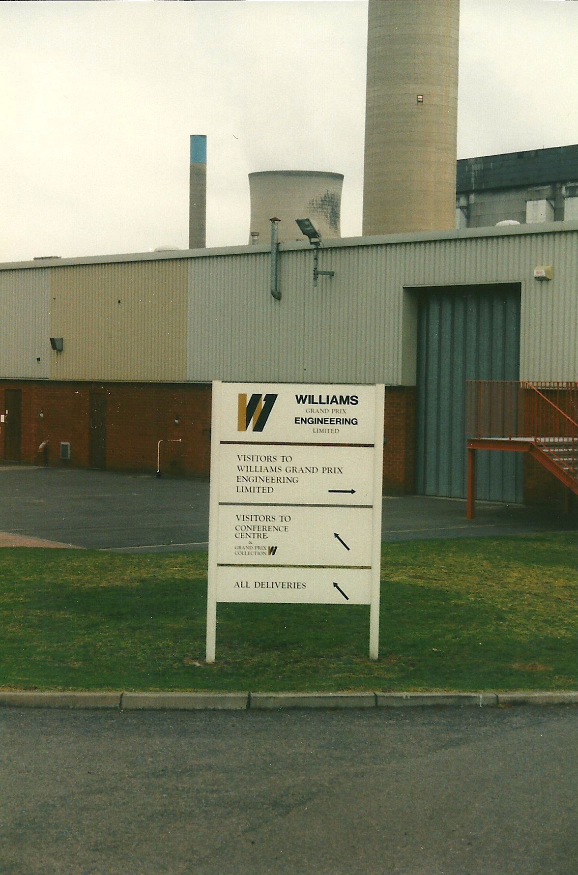 WilliamsF1_Factory_and_Museum,_Didcot884620957590149798
