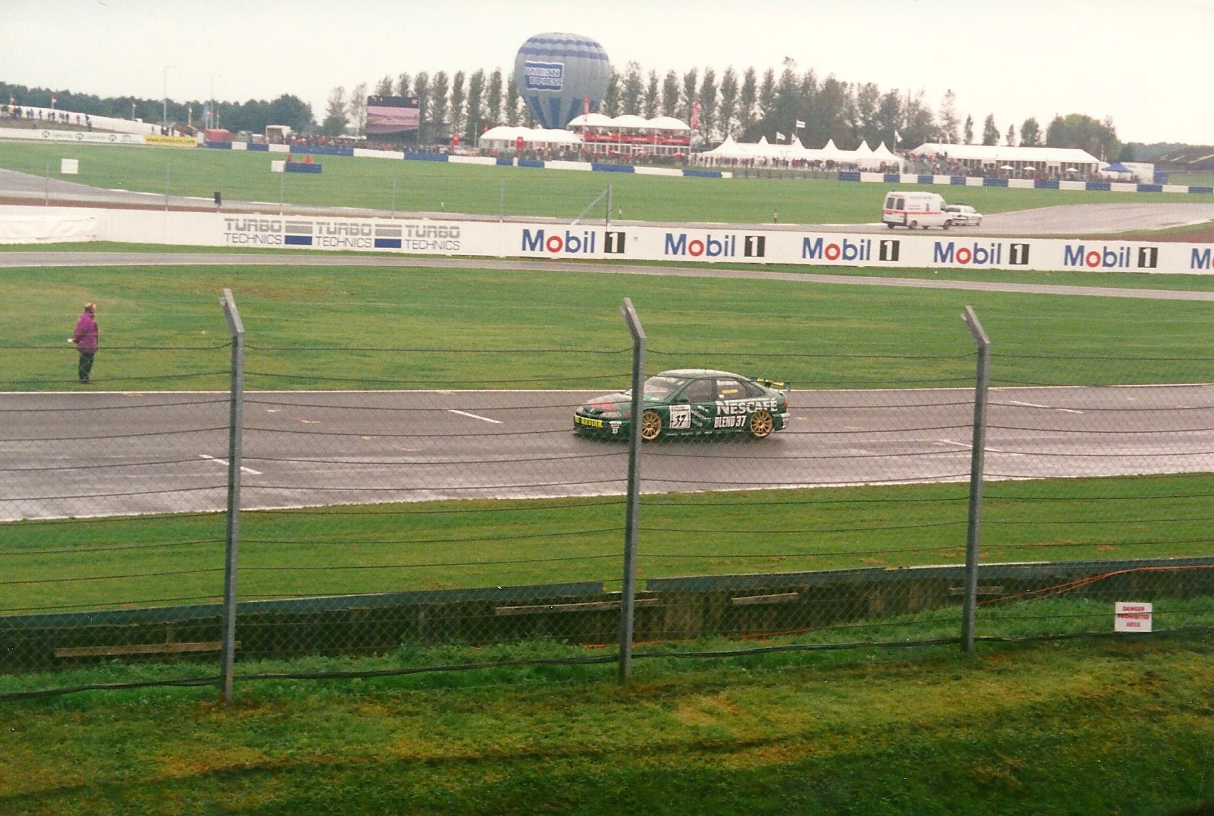 Williams_Touring_Car_at_Silverstone_19997578987800525183306